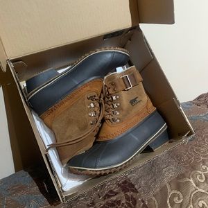 Brand new sorel snowboots *in original box*